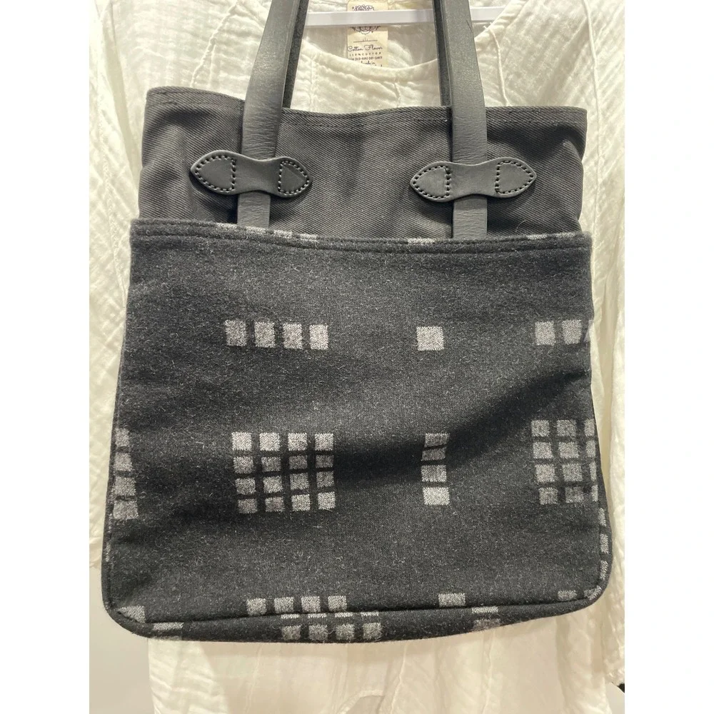 Filson Leather waxed canvas Wool Tote